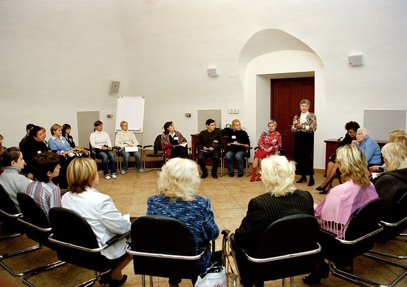 Group psychotherapy - Wikipedia