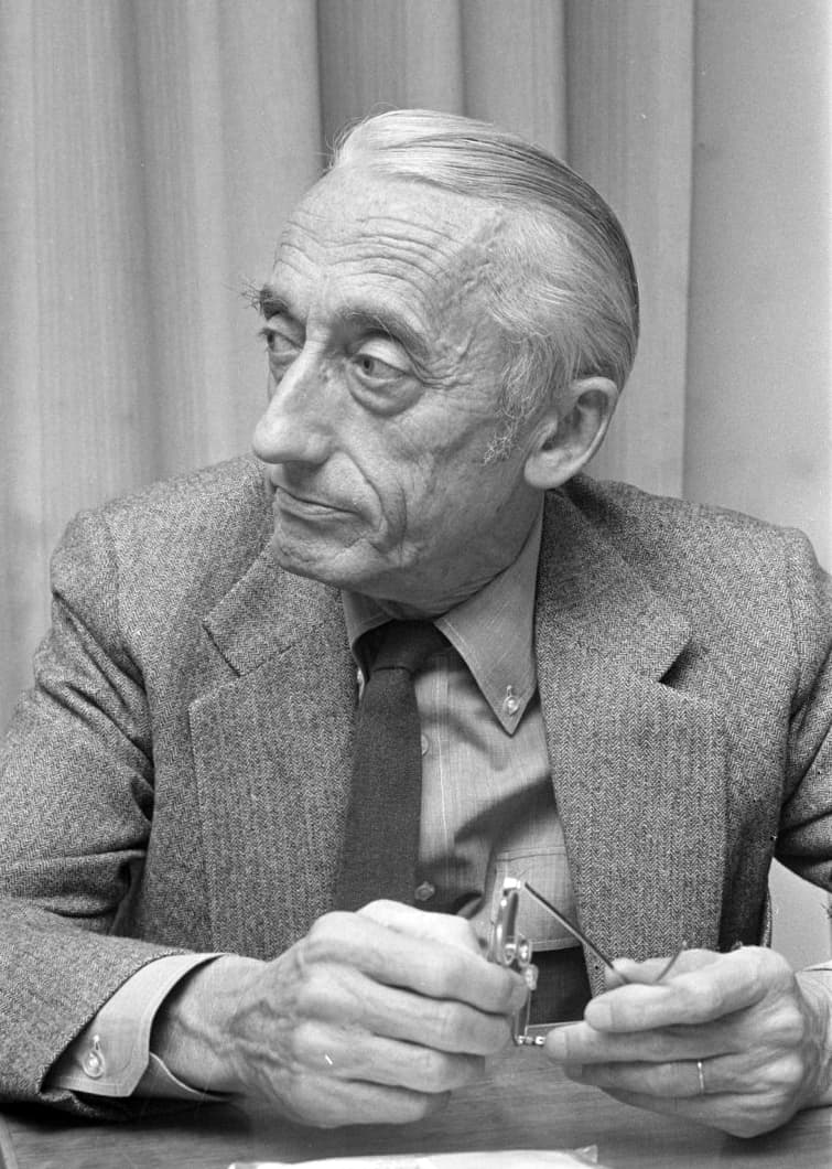 Jacques-Yves Cousteau — Wikipédia