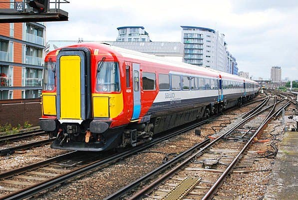 Third rail - Wikipedia