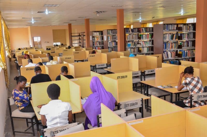 School library - Wikipedia