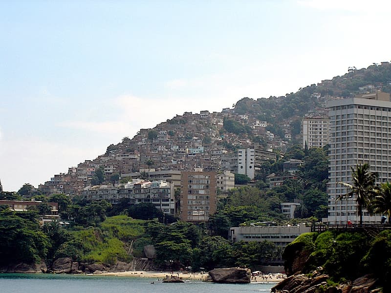 Favela — Wikipédia
