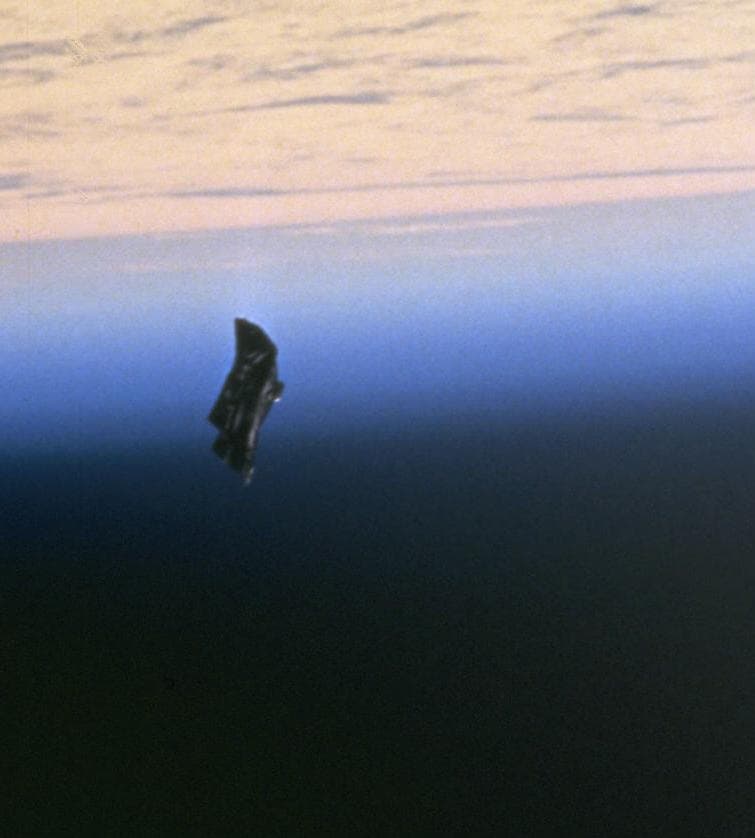Space debris - Wikipedia