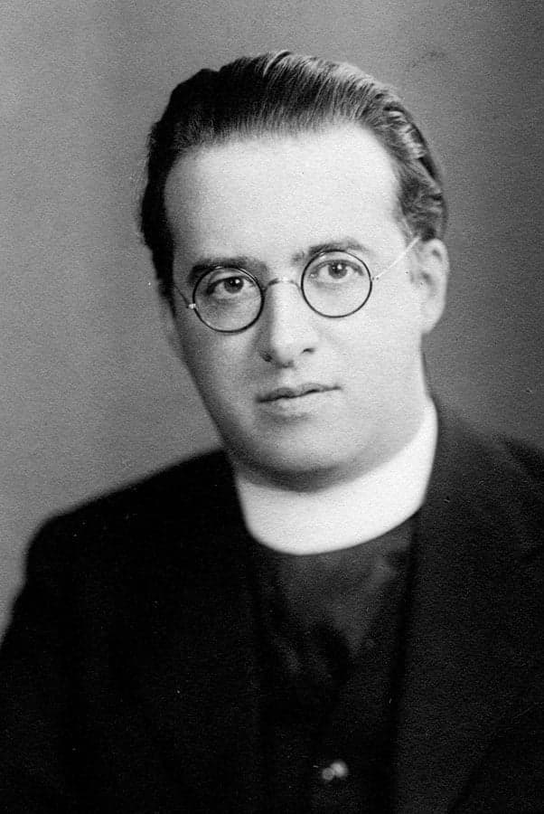 Georges Lemaître - Wikipedia