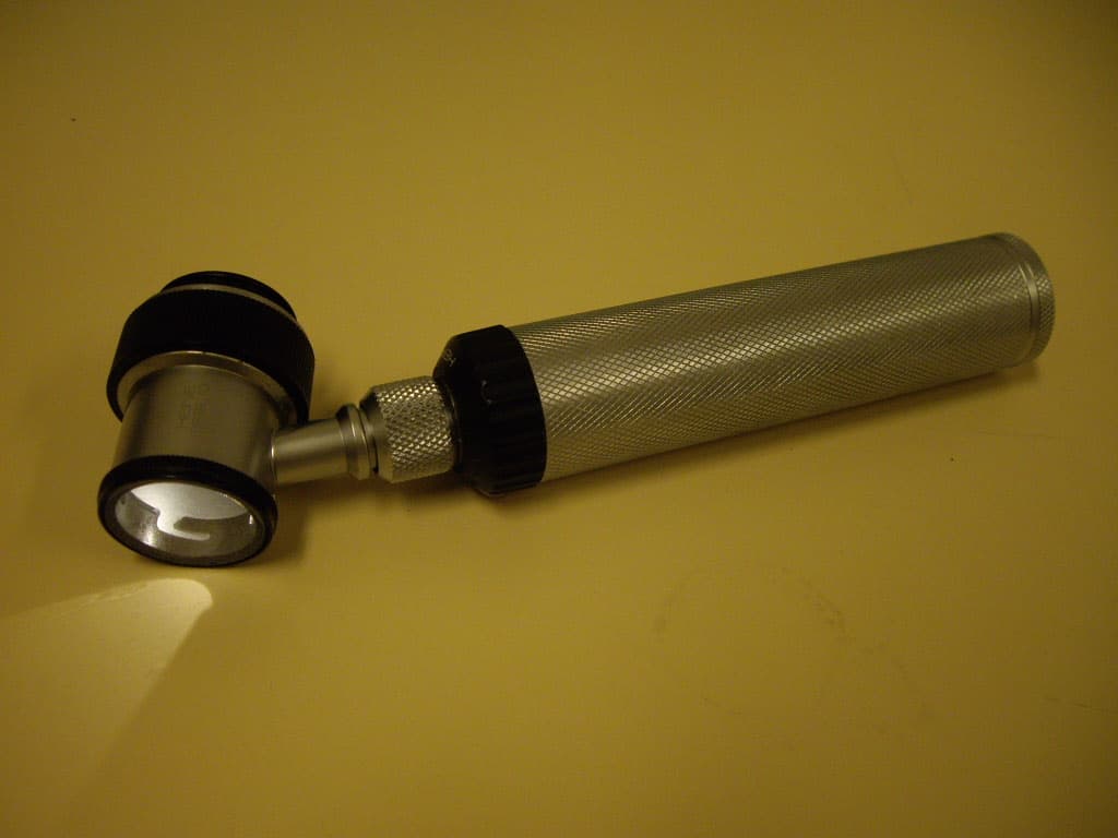 Dermatoscope — Wikipédia