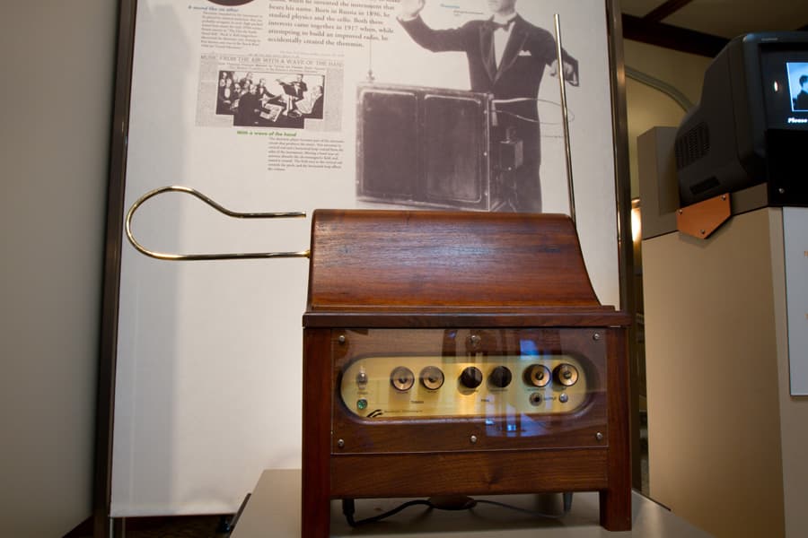 Thérémine — Wikipédia