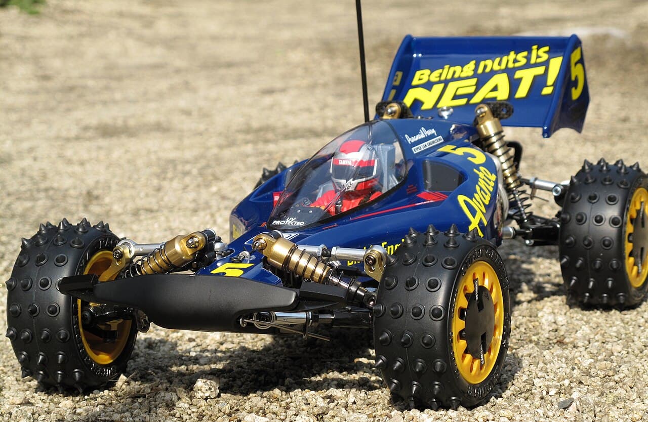 Voiture radiocommandée — Wikipédia