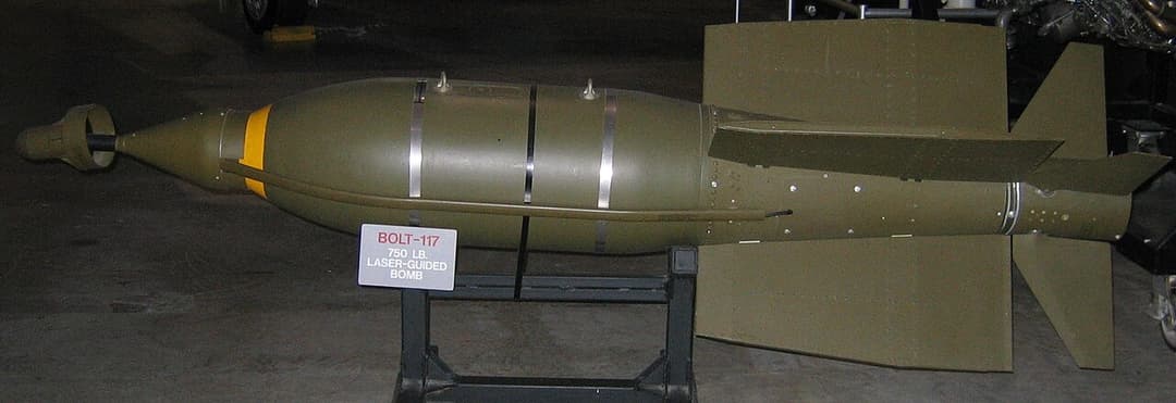 Guided bomb - Wikipedia