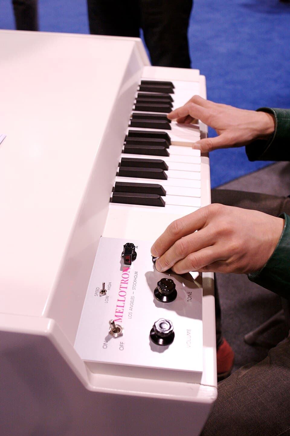 Electronics in rock music - Wikipedia