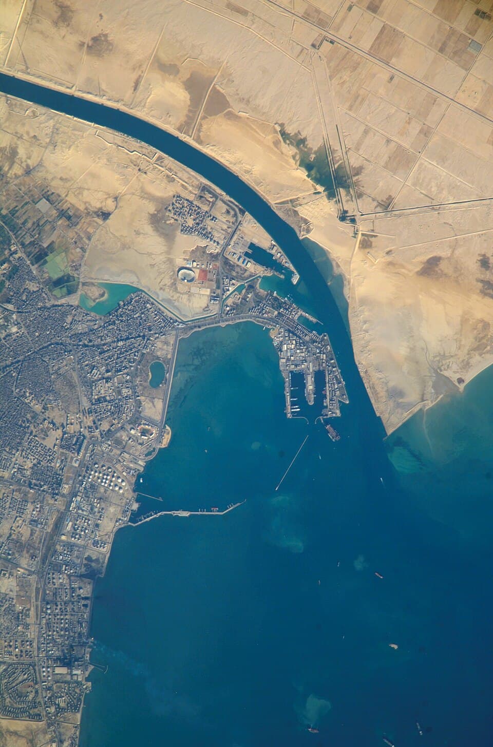 Suez Canal - Wikipedia