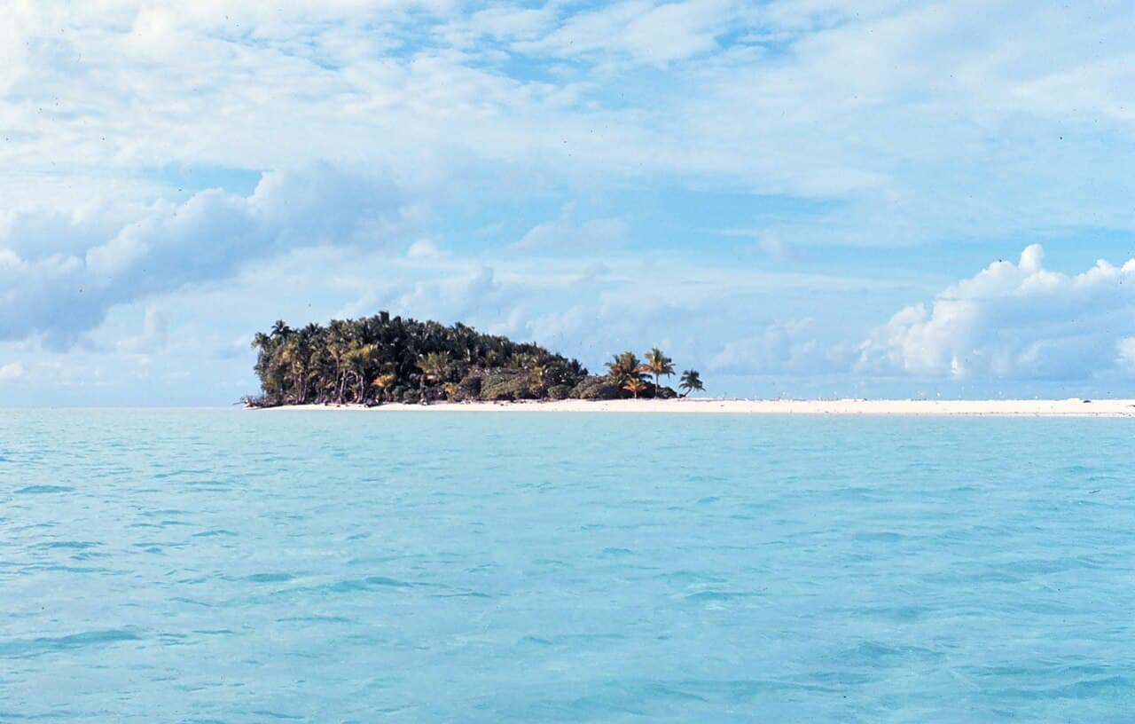 Uninhabited island - Wikipedia