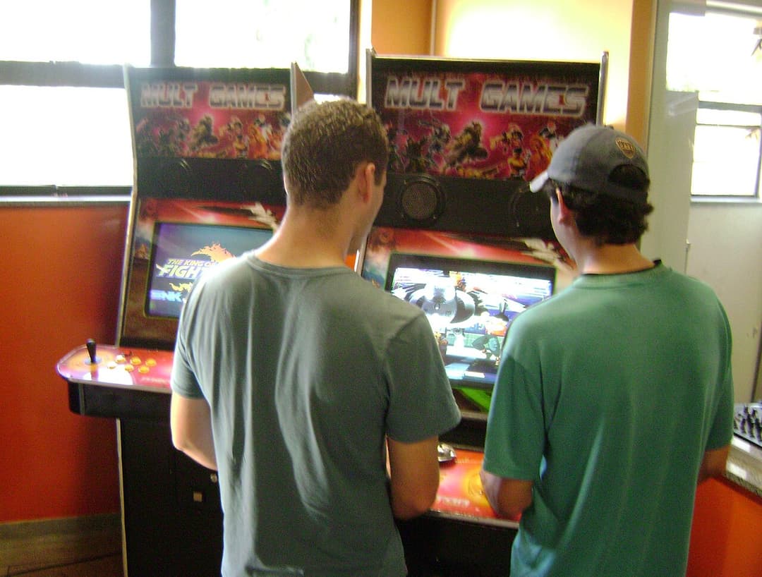 Arcade cabinet - Wikipedia