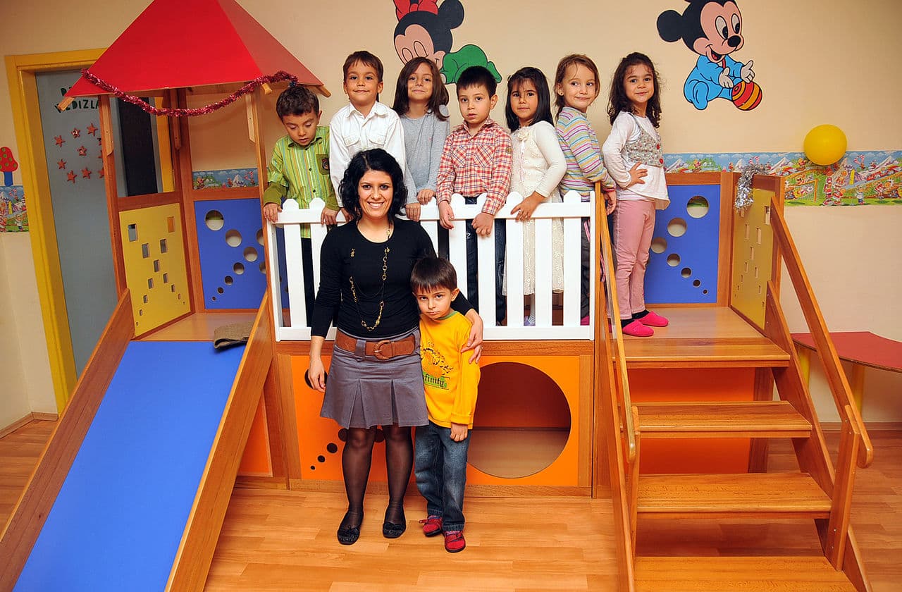 École maternelle — Wikipédia